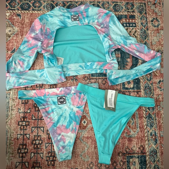 H&M β’ small two piece swimsuit, with two bottoms - Picture 4 of 4